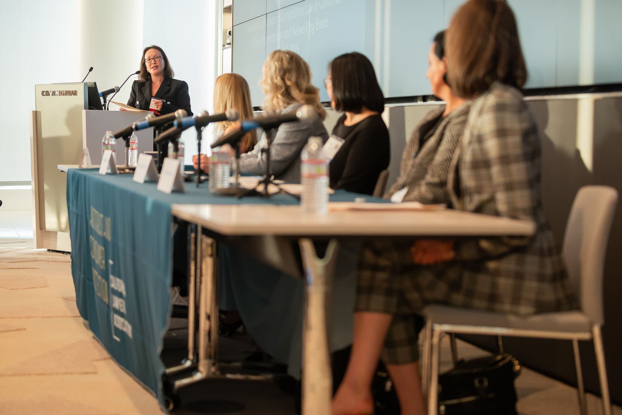 Corporate event photography Salesforce Tower San Francisco - Rojas Photography