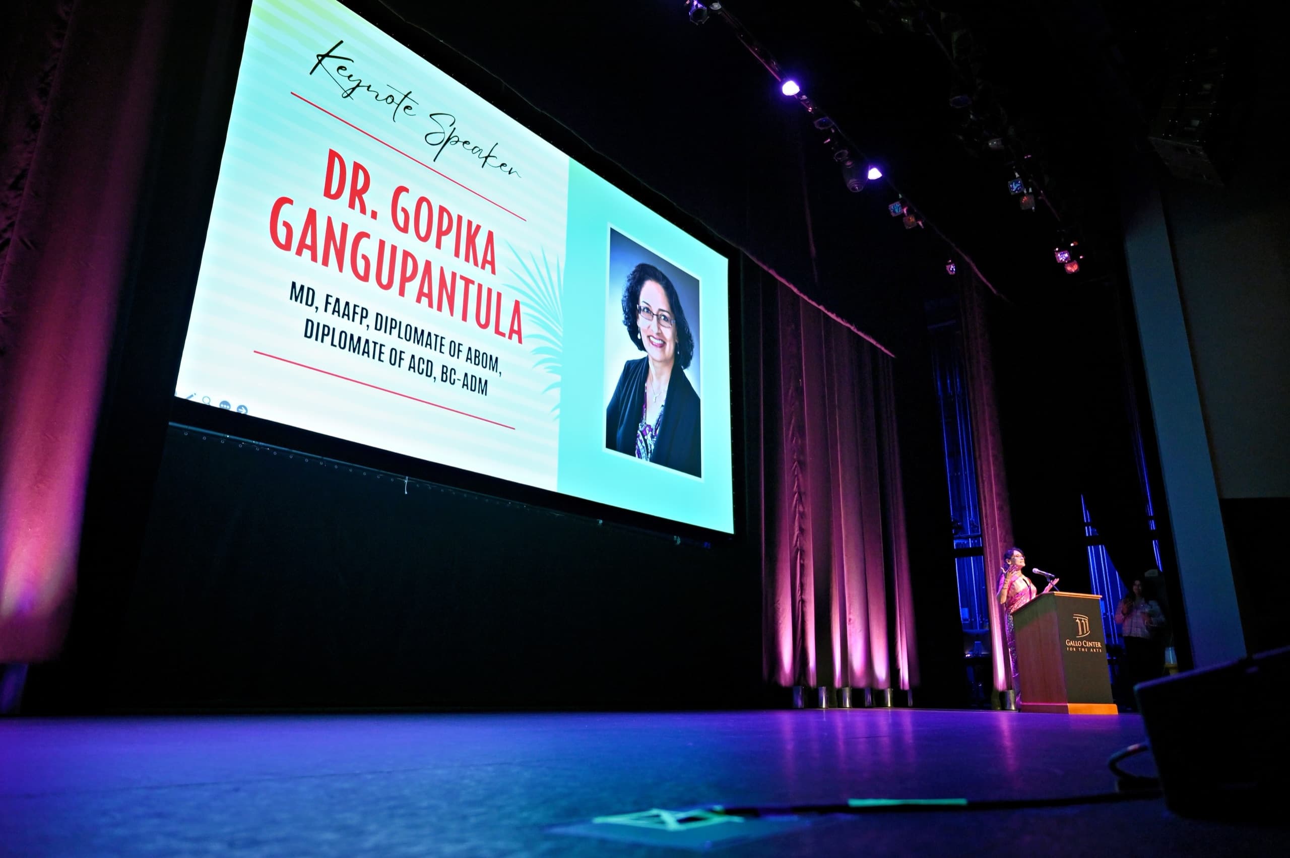 Keynote speaker at a nonprofit fundraiser gala — Modesto event photography